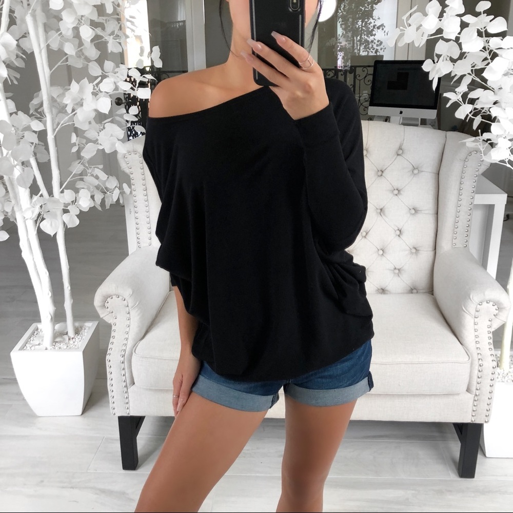Ekattire Black Off-Shoulder Top